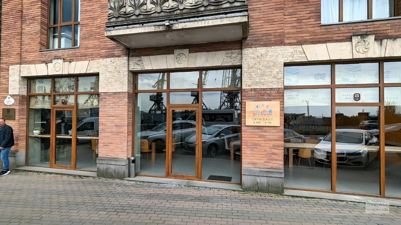 Вход в кофейню Verve Coffee