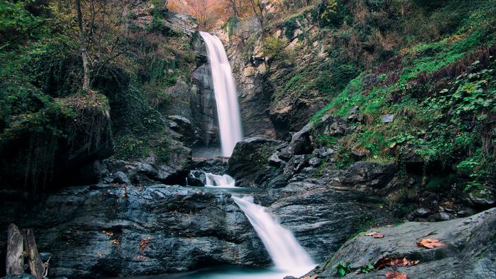 Ninos Heavy Waterfall (big waterfall)