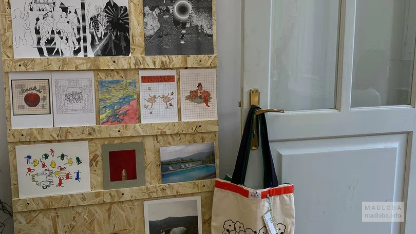 Сувениры в магазине weseeitems