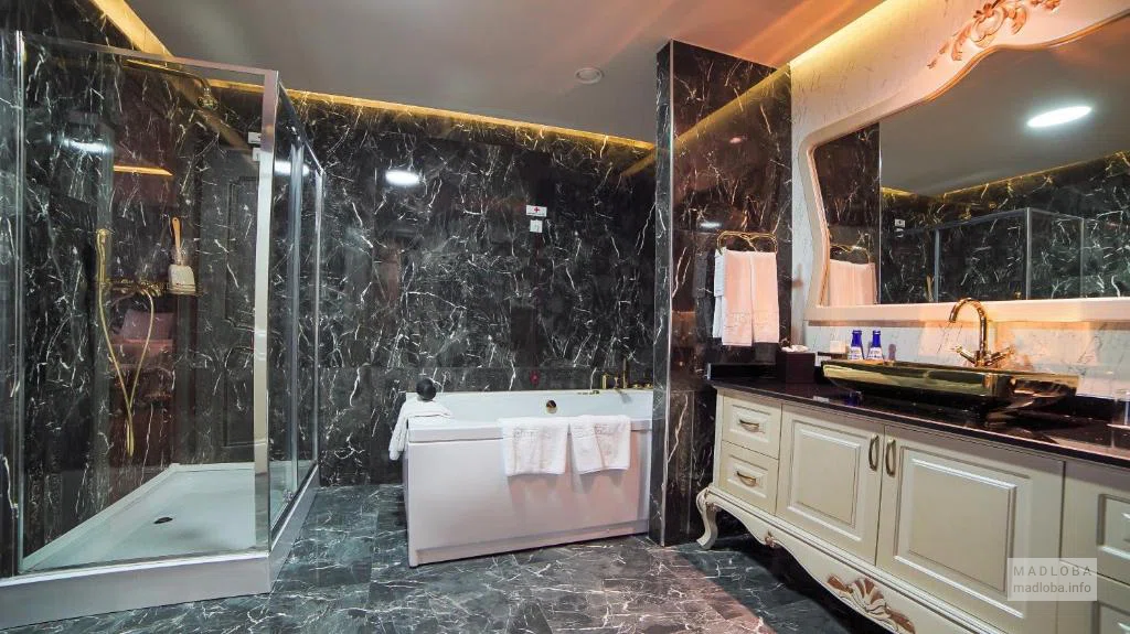 Ванная комната в Wyndham Batumi