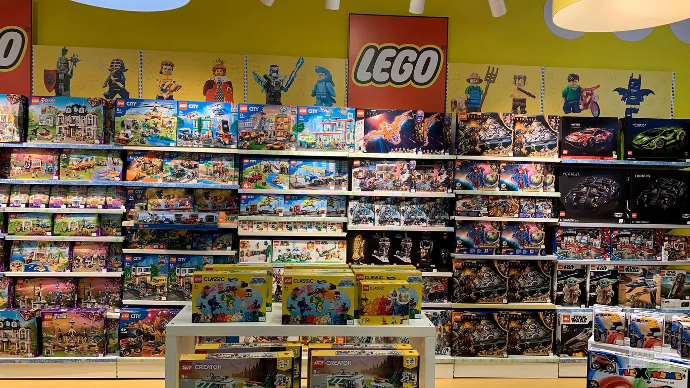 Конструктор Lego в грузинском магазине