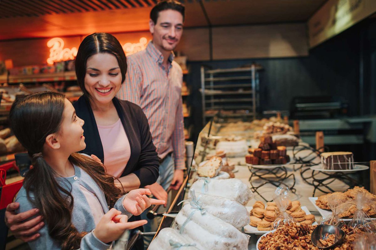 the family in the pastry shop